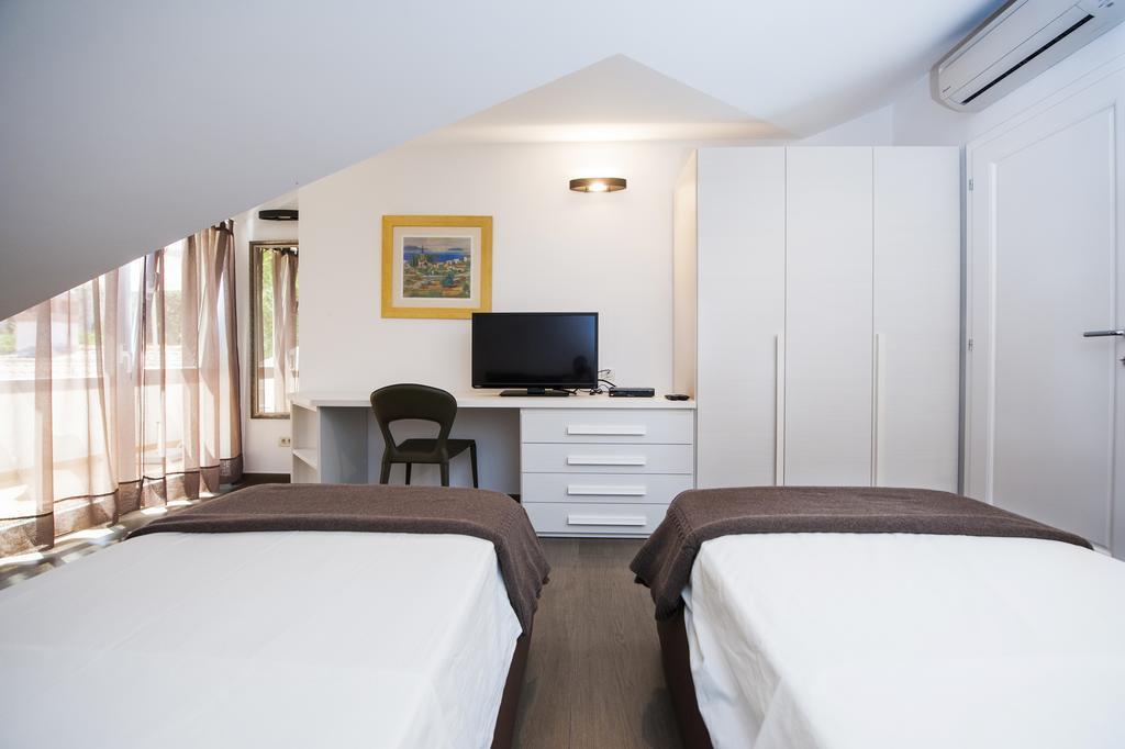 Corte Dei Merli Suite & Room Ровінь Номер фото